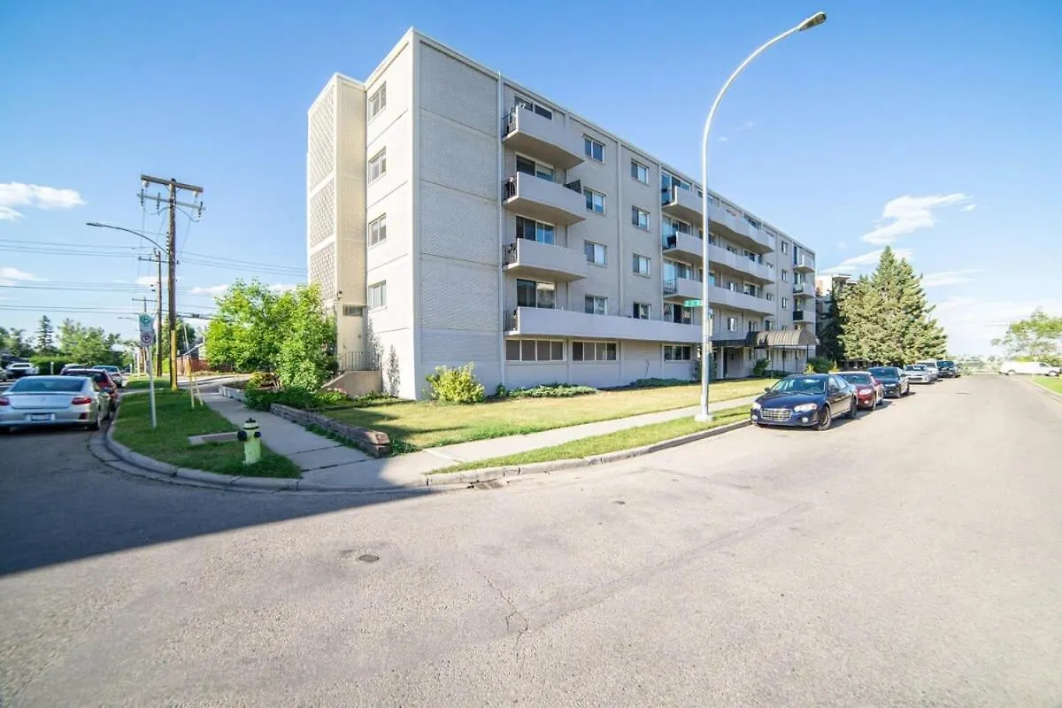 Апартаменты Cozy 2Br Apt Free Parking Wi-Fi & Coffee Калгари